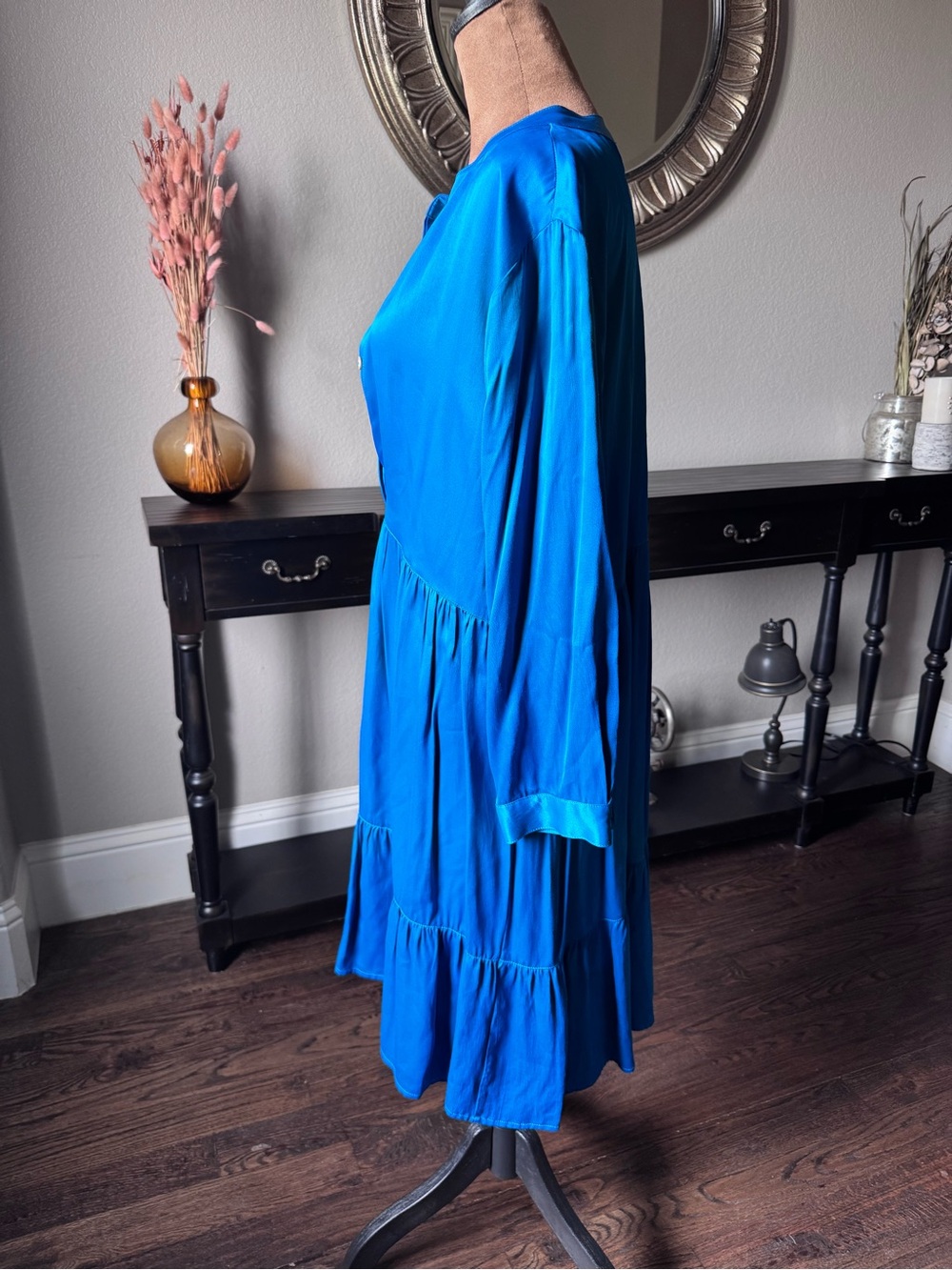 Johnny Was Calmé NWOT Blue Tiered Midi Dress M 100% Viscose Boho Long Sleeve - Picture 5 of 9